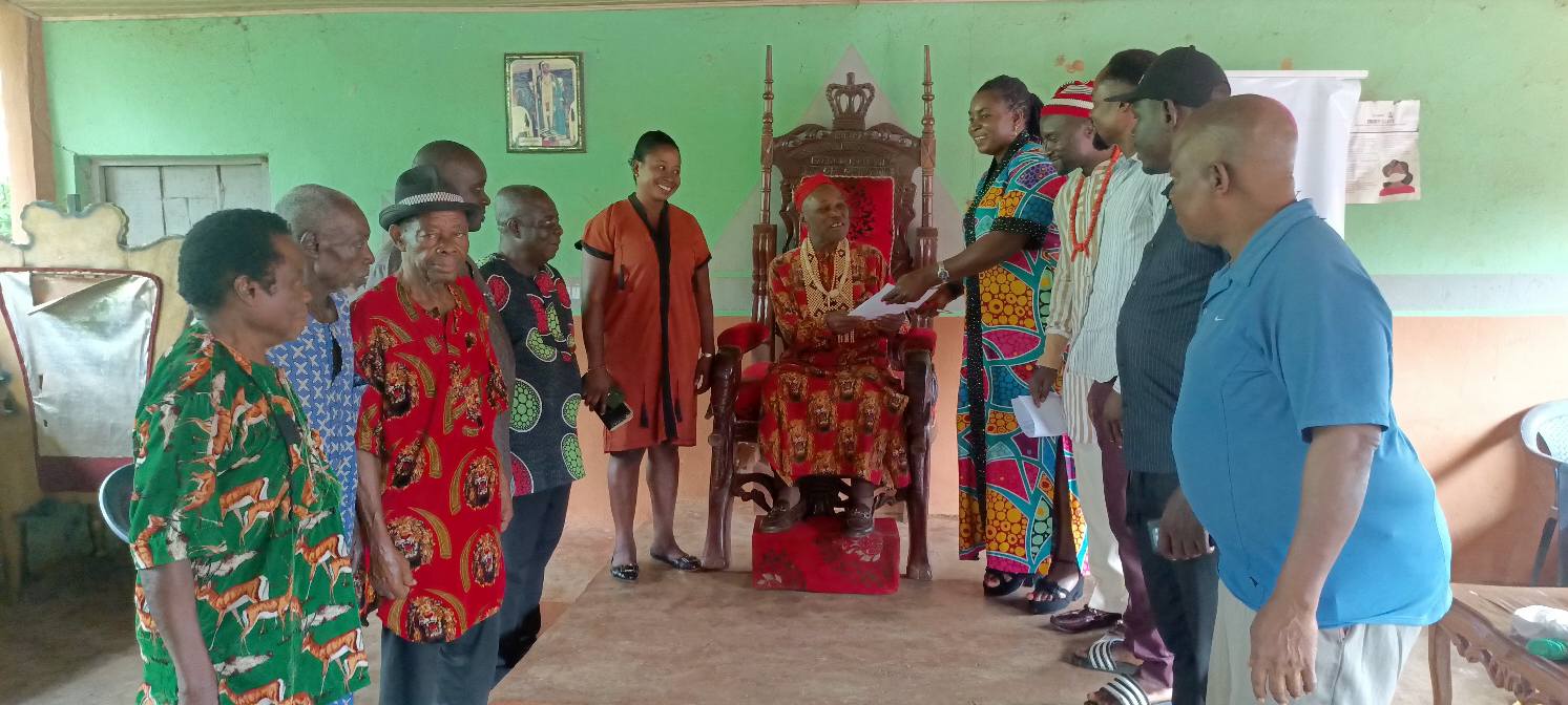 EWIN team assisting the of Oriuzo community, in Ezza LGA of Ebonyi State improve on the standard of Education